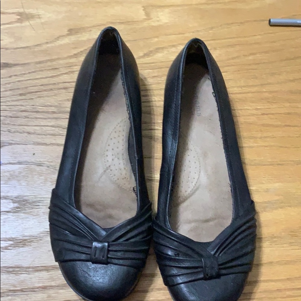 Black bow flats